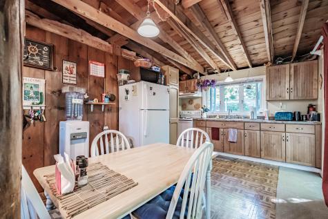 31 Bentwood Street Naples ME 04055