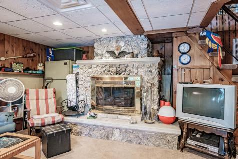 31 Bentwood Street Naples ME 04055