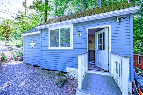 31 Bentwood Street Naples ME 04055