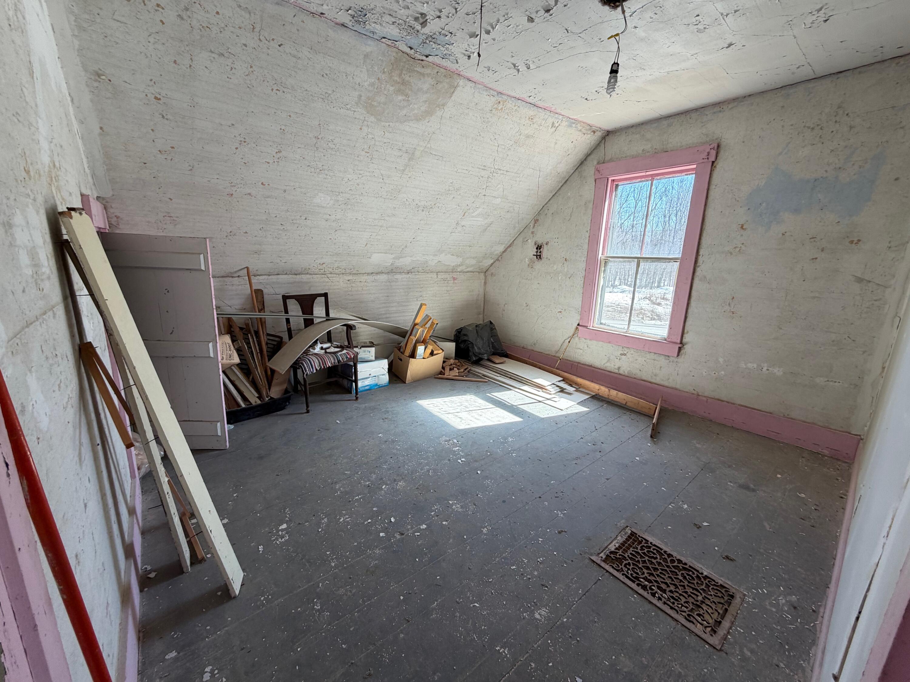 4 Chapin Avenue Monson ME 04464