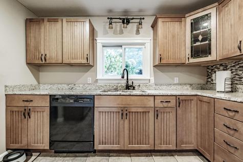 51 Leighton Road Falmouth ME 04105