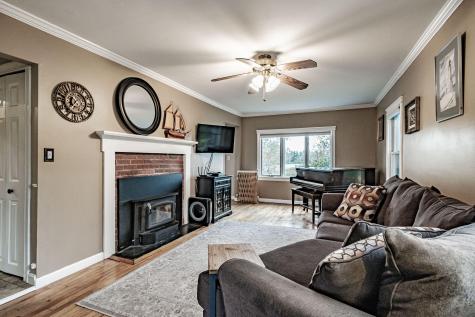 51 Leighton Road Falmouth ME 04105