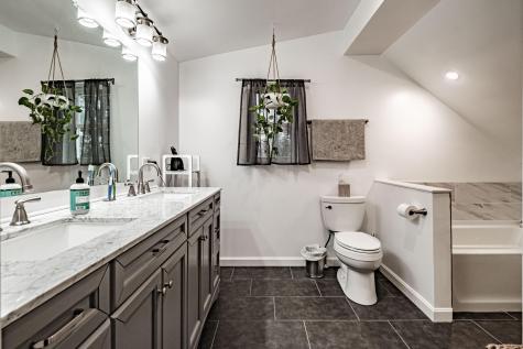 51 Leighton Road Falmouth ME 04105