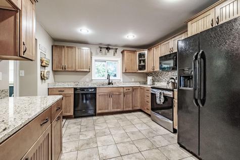 51 Leighton Road Falmouth ME 04105