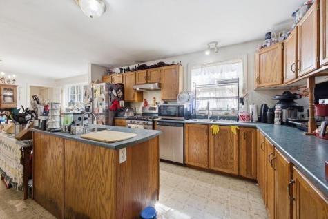 75 Tedford Road Topsham ME 04086
