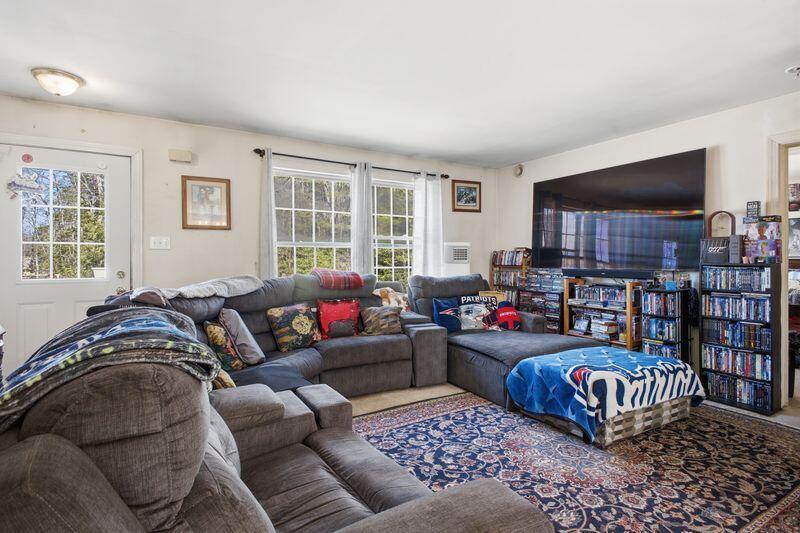 75 Tedford Road Topsham ME 04086
