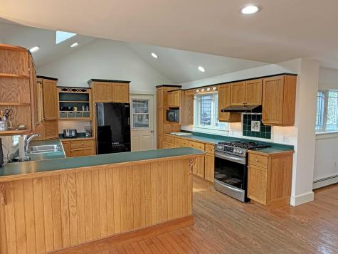 84 Mosely Point Lane Lamoine ME 04605