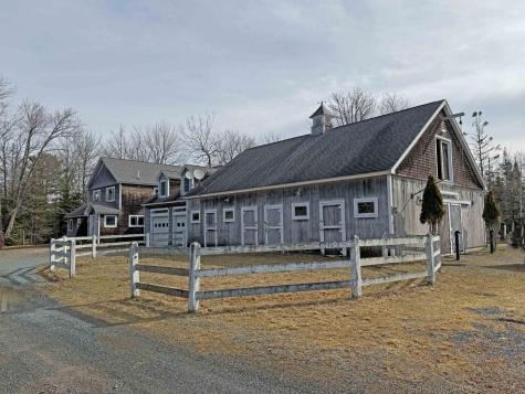 84 Mosely Point Lane Lamoine ME 04605