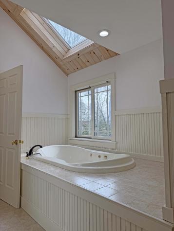 84 Mosely Point Lane Lamoine ME 04605