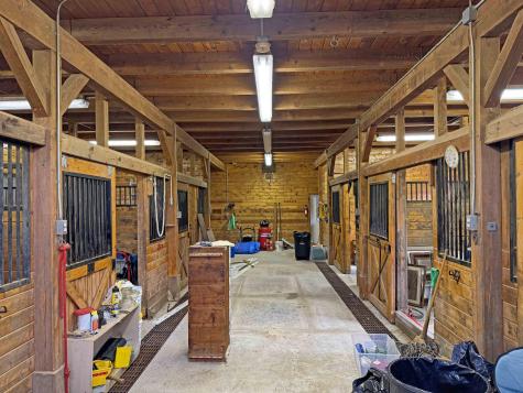 84 Mosely Point Lane Lamoine ME 04605