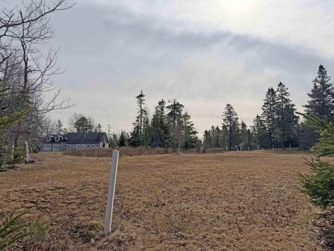 84 Mosely Point Lane Lamoine ME 04605