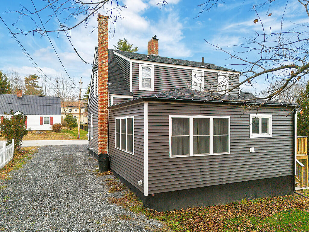 18 Manley Street Augusta ME 04330