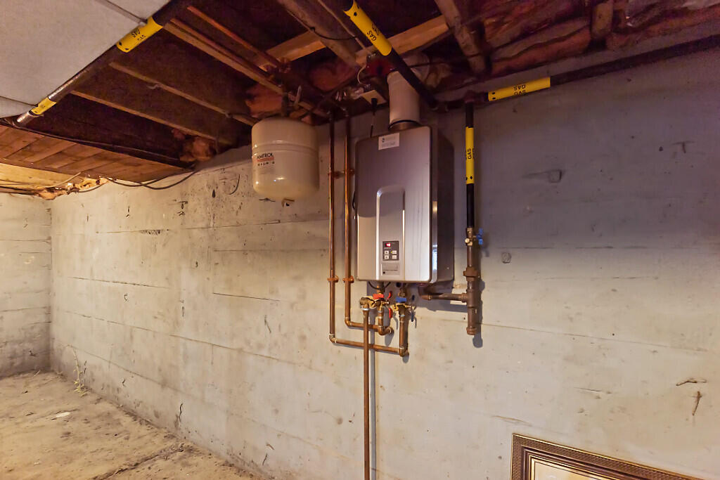 18 Manley Street Augusta ME 04330