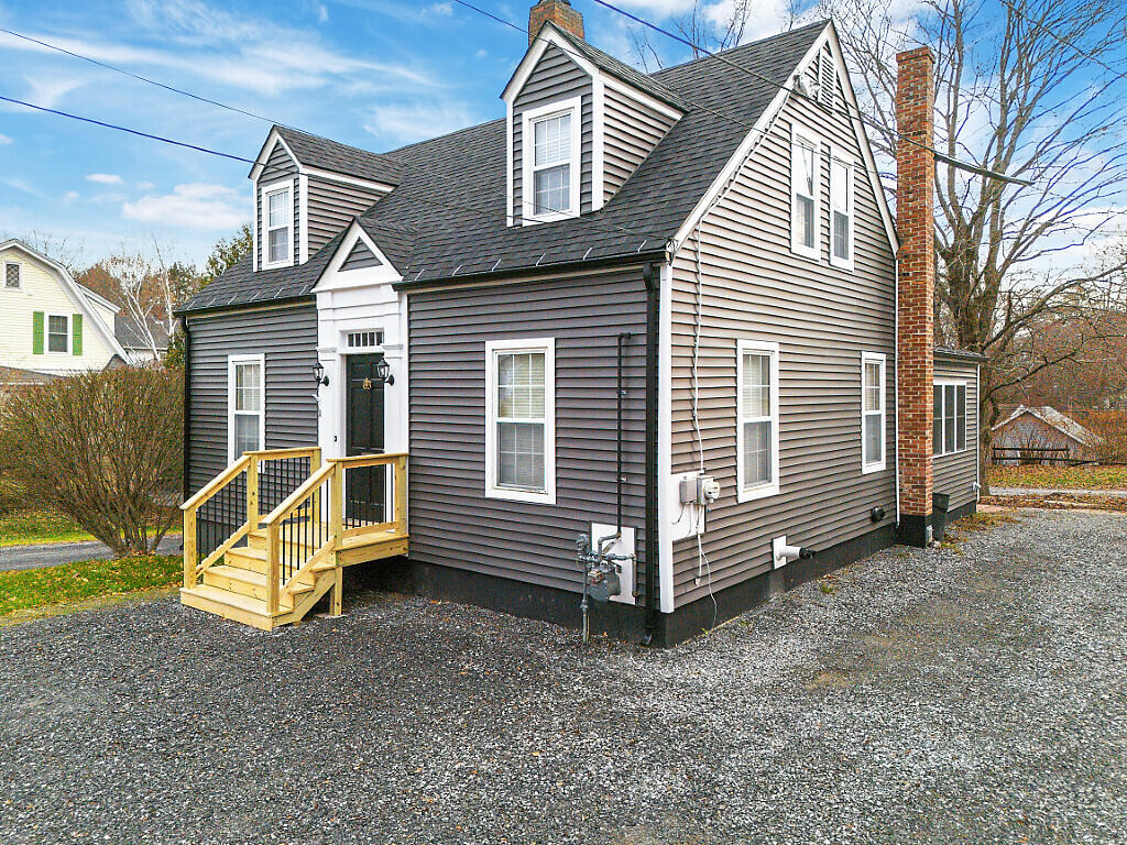 18 Manley Street Augusta ME 04330