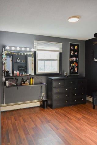 1114 Pushaw Road Glenburn ME 04401