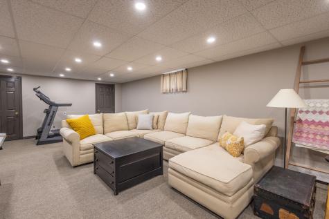 17 William Glen Drive Camden ME 04843