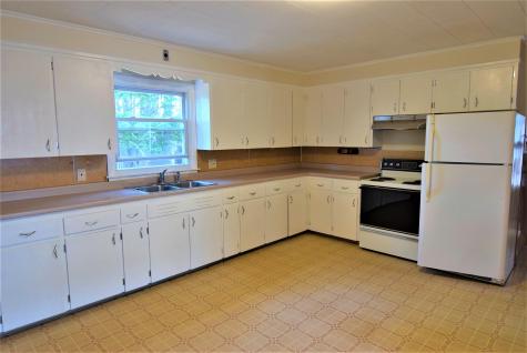 8 Highland Avenue Lewiston ME 04240