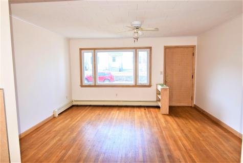 8 Highland Avenue Lewiston ME 04240