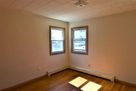8 Highland Avenue Lewiston ME 04240