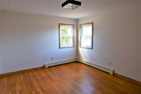 8 Highland Avenue Lewiston ME 04240