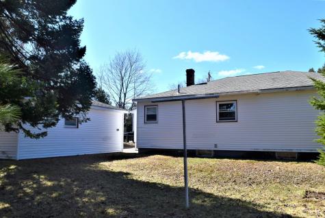 8 Highland Avenue Lewiston ME 04240