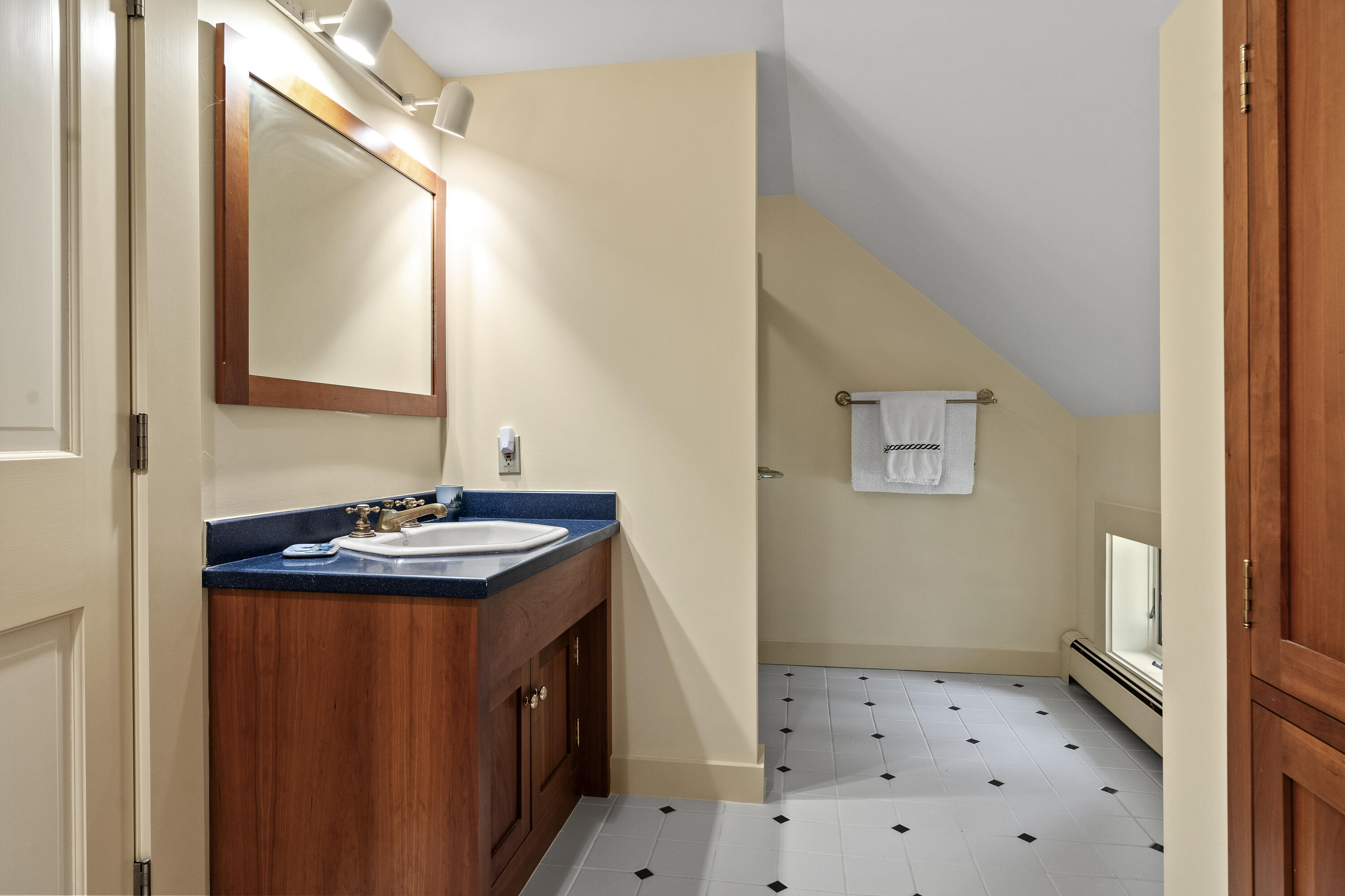 72 Glidden Street Newcastle ME 04553