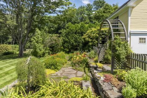 72 Glidden Street Newcastle ME 04553