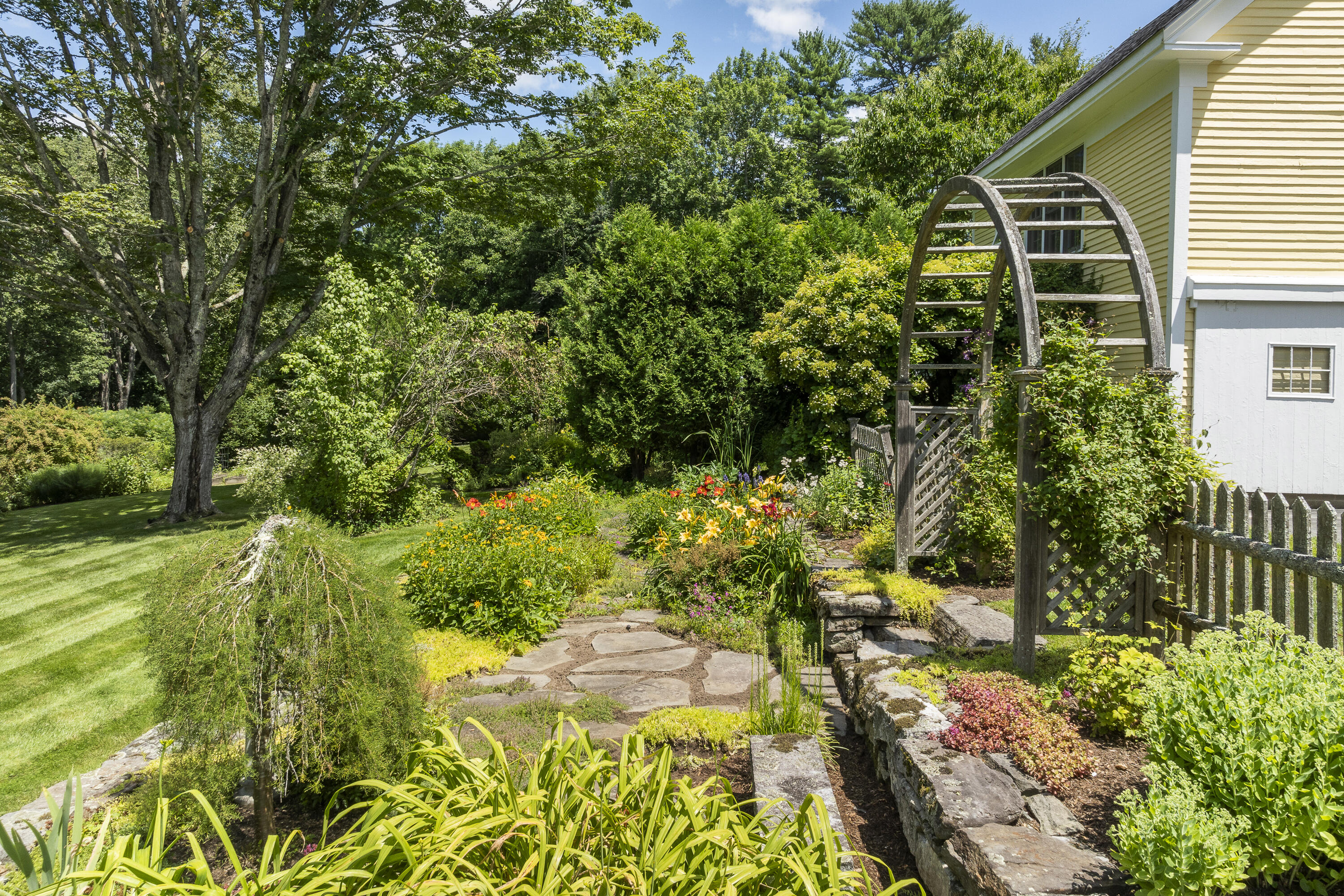 72 Glidden Street Newcastle ME 04553