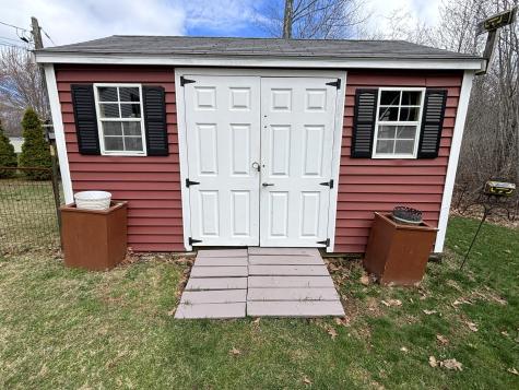 65 Amys Circle Dresden ME 04342