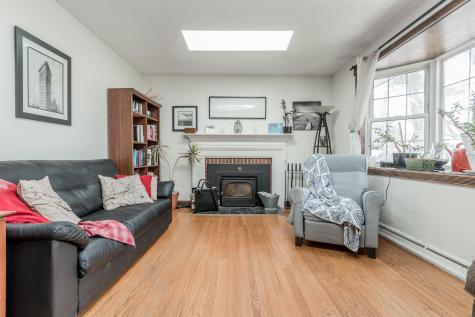 16 Hamlin Road Falmouth ME 04105