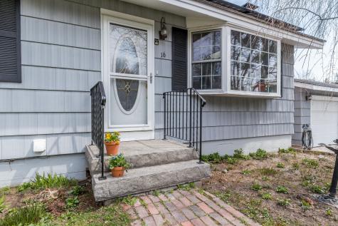 16 Hamlin Road Falmouth ME 04105