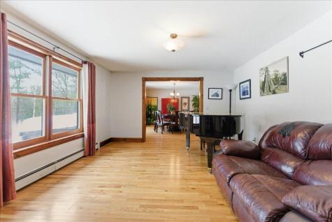 376 Main Street Wayne ME 04284
