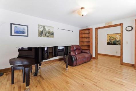 376 Main Street Wayne ME 04284
