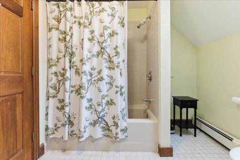 376 Main Street Wayne ME 04284