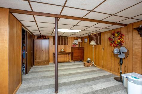 6 Champlain Avenue Lewiston ME 04240