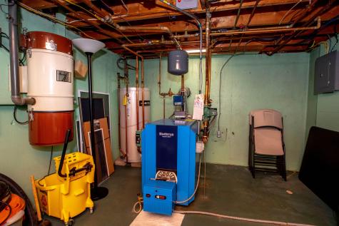 6 Champlain Avenue Lewiston ME 04240