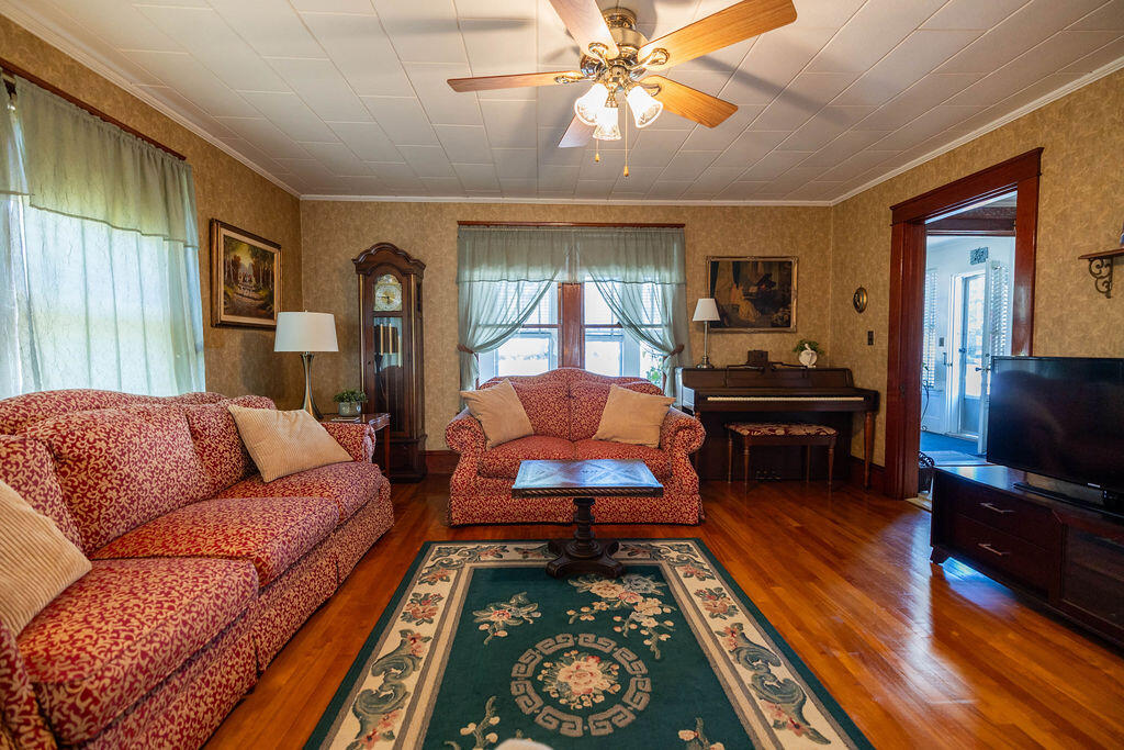 8 Newland Avenue Augusta ME 04330