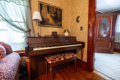 8 Newland Avenue Augusta ME 04330