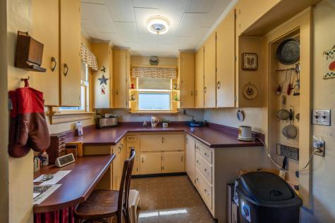 8 Newland Avenue Augusta ME 04330