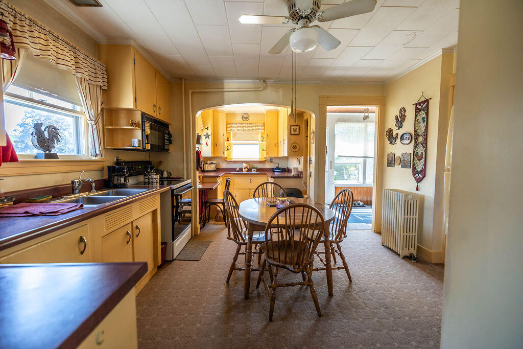 8 Newland Avenue Augusta ME 04330