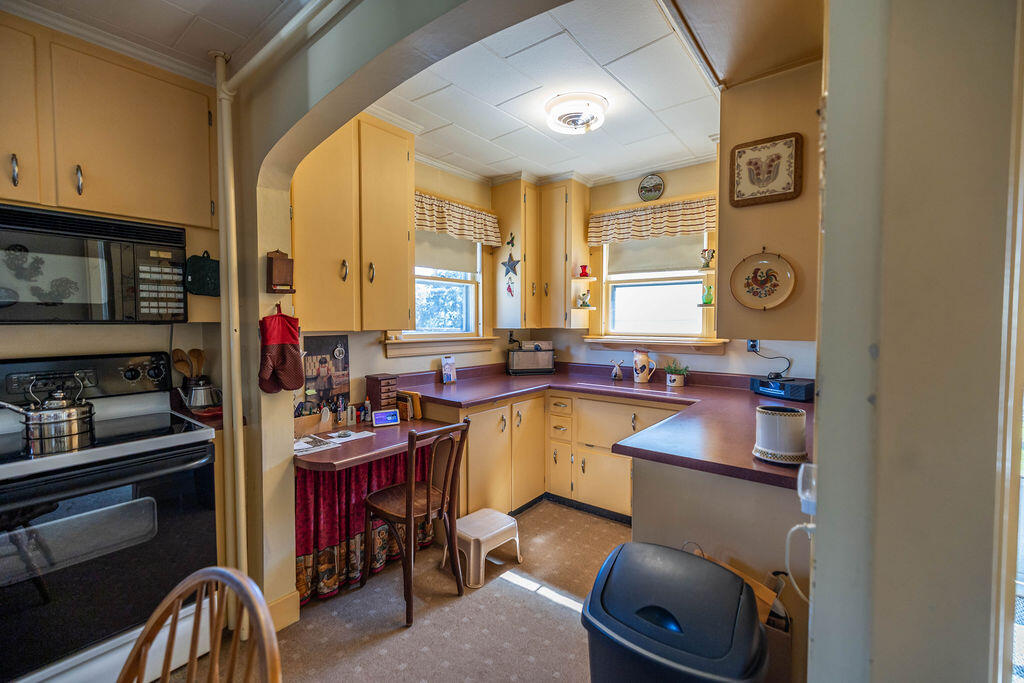 8 Newland Avenue Augusta ME 04330