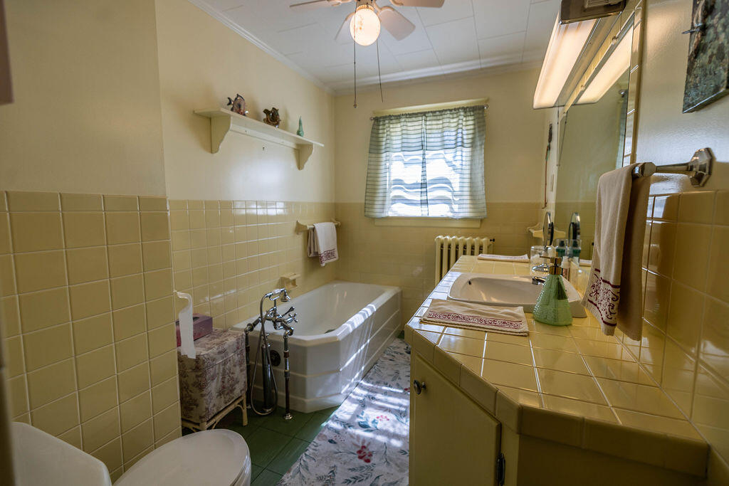 8 Newland Avenue Augusta ME 04330