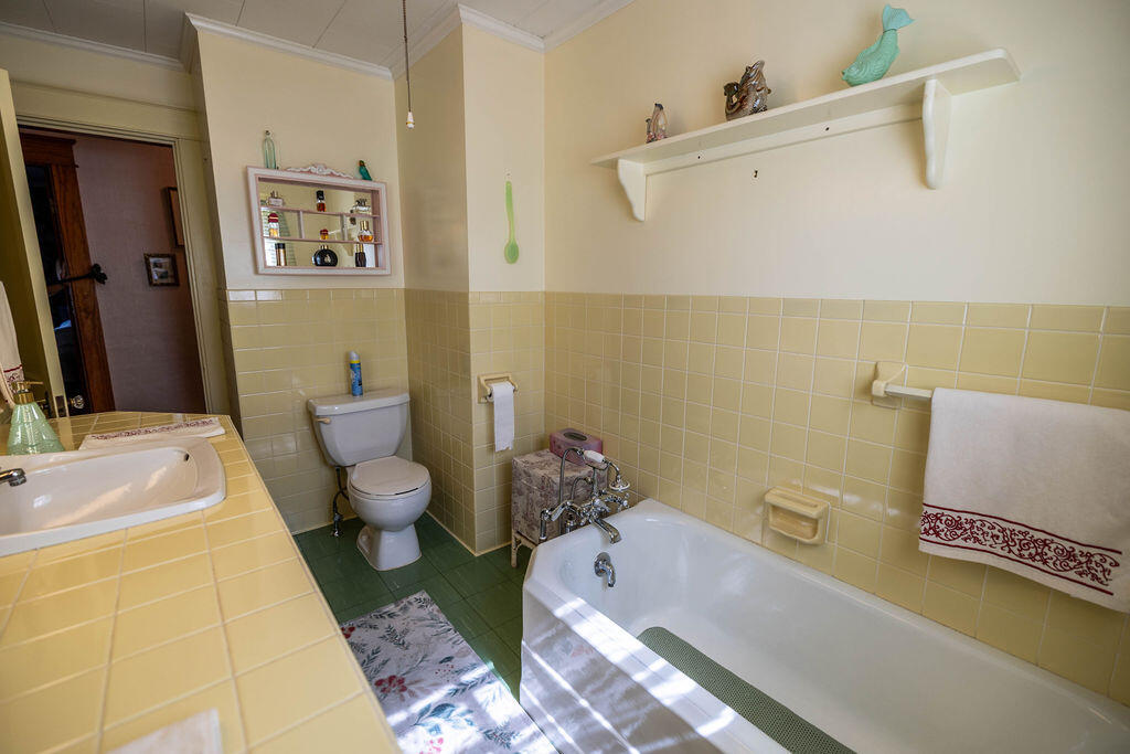 8 Newland Avenue Augusta ME 04330