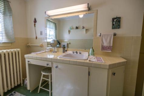 8 Newland Avenue Augusta ME 04330