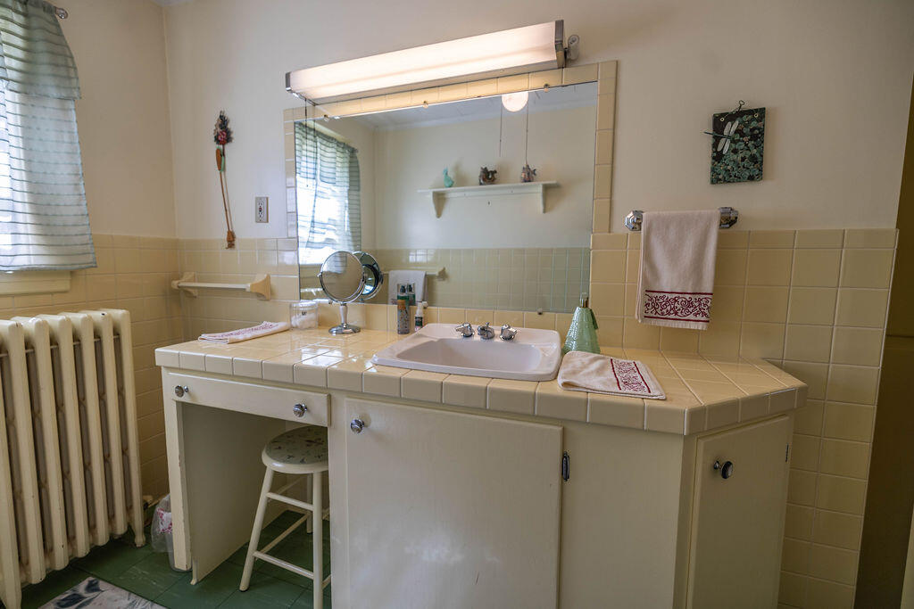 8 Newland Avenue Augusta ME 04330