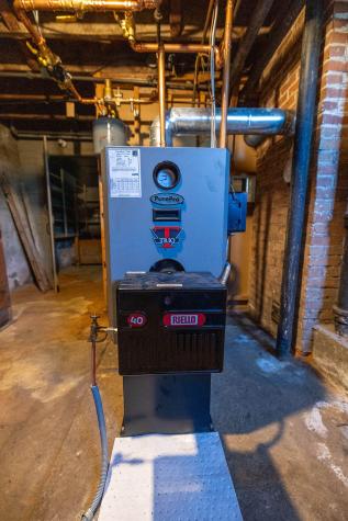 8 Newland Avenue Augusta ME 04330