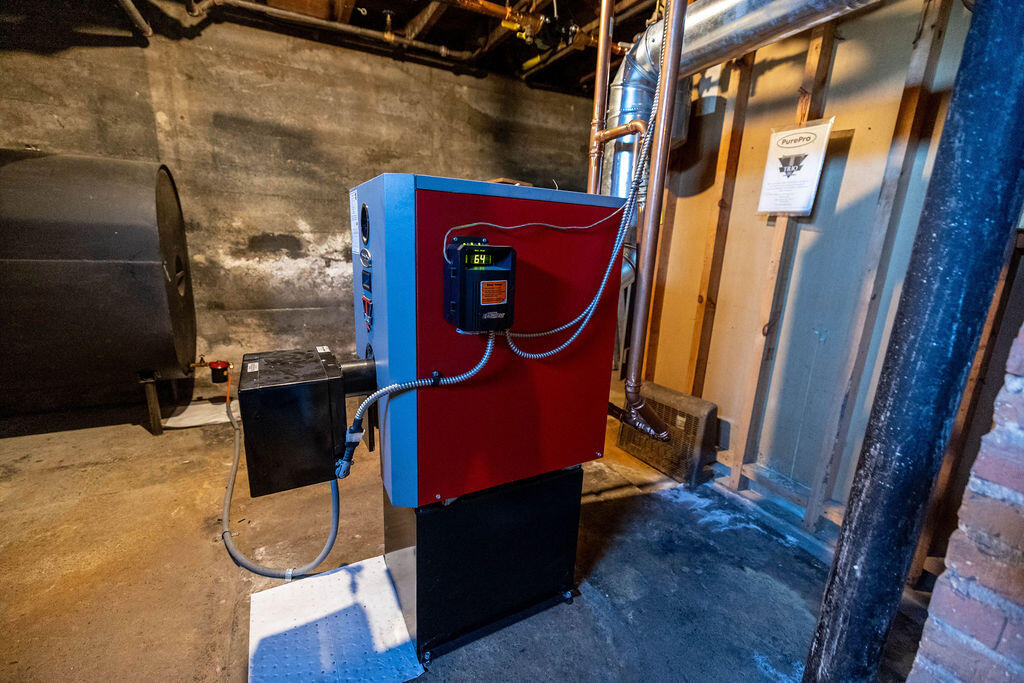 8 Newland Avenue Augusta ME 04330