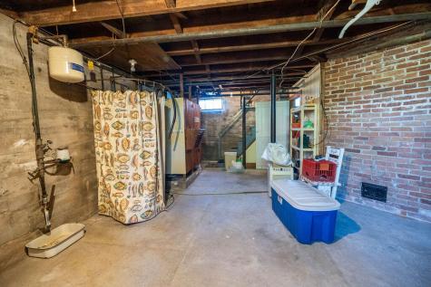 8 Newland Avenue Augusta ME 04330