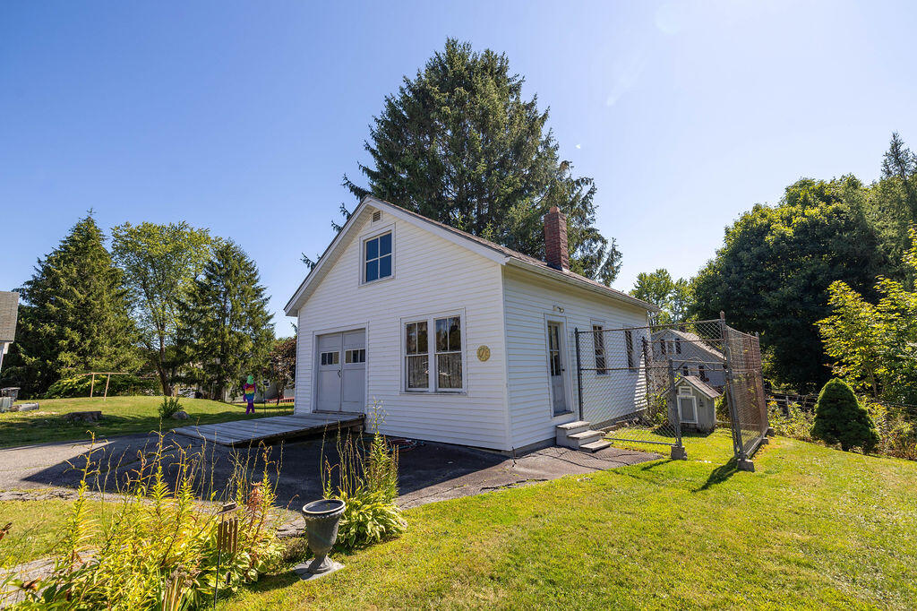 8 Newland Avenue Augusta ME 04330