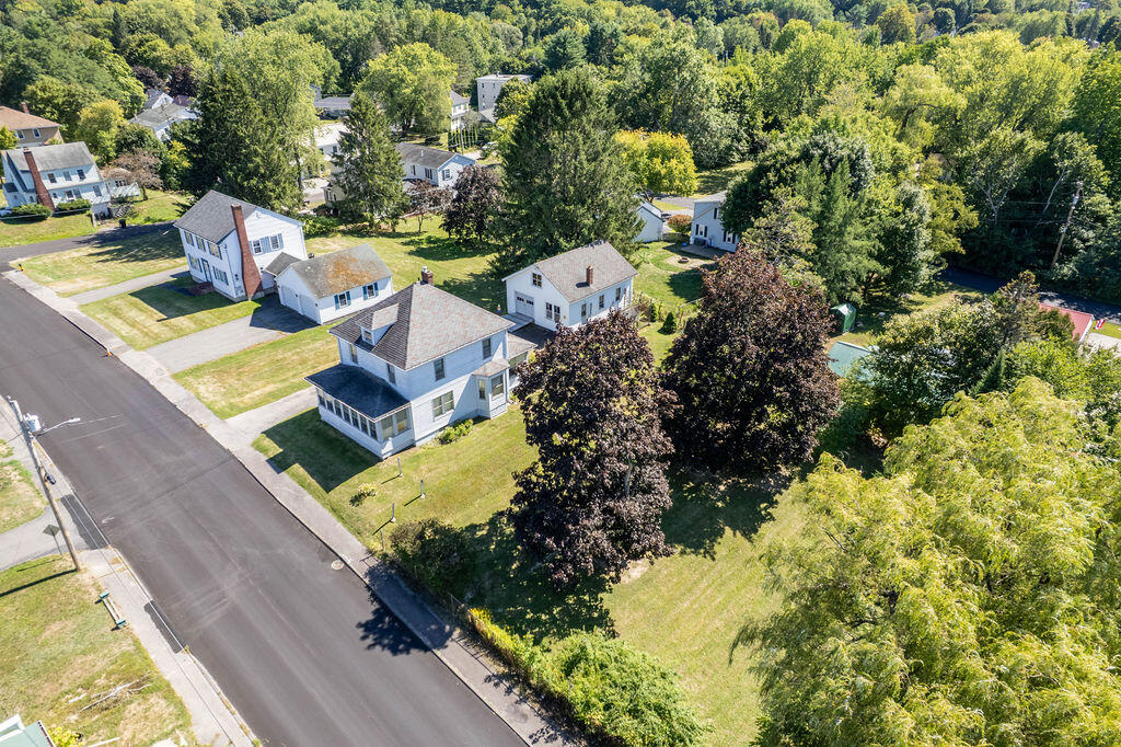 8 Newland Avenue Augusta ME 04330